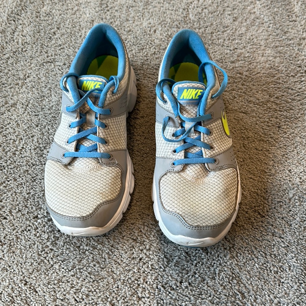 Nike Flex Experience RN shoes